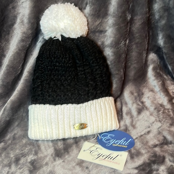 eyeful Accessories - black and white beanie